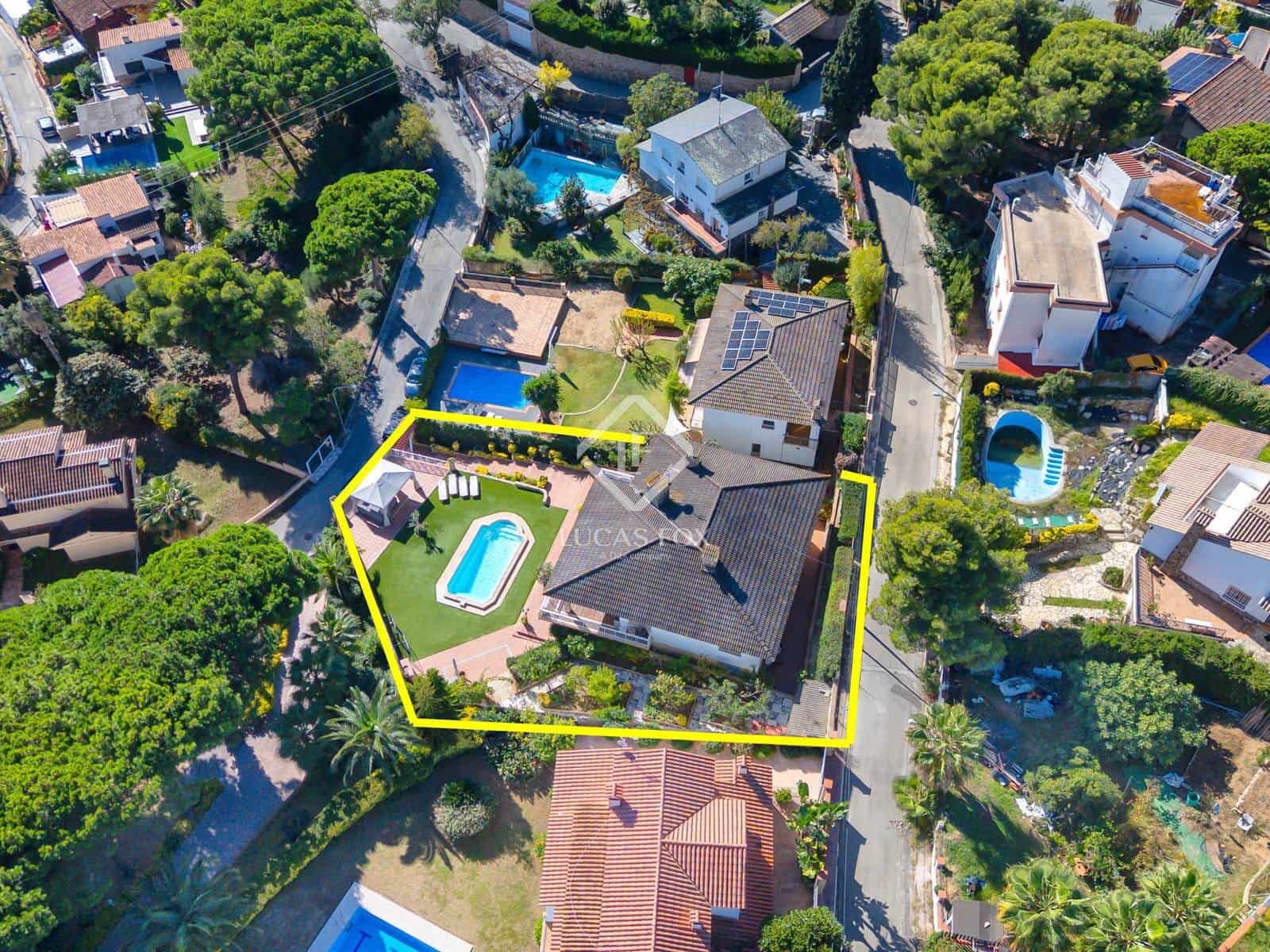 6 makuuhuone Huvila myytävänä paikassa Lloret de Mar mukana uima-altaan - 880 000 € (Ref: 9369298)