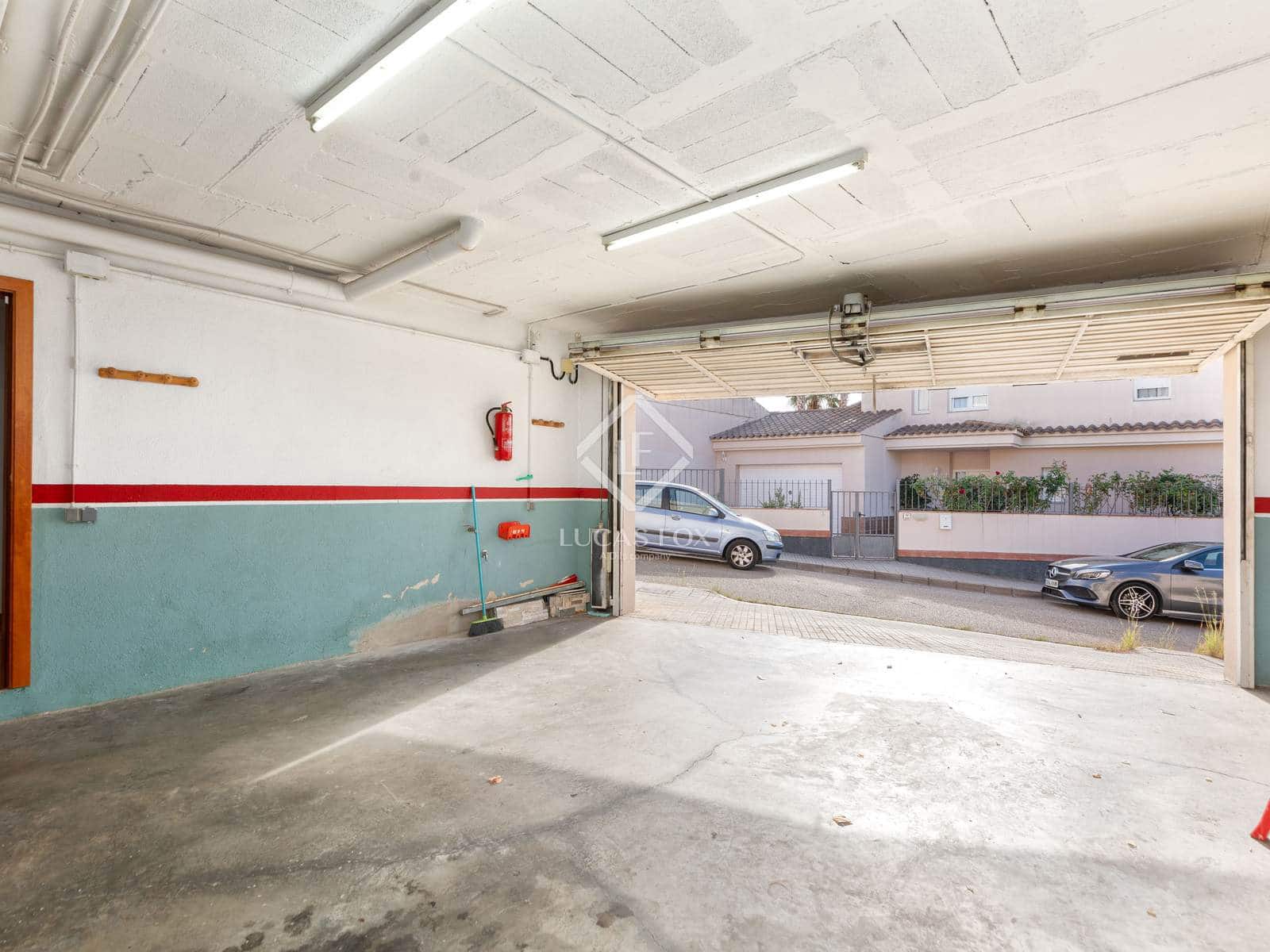 3 slaapkamer Villa te koop in Lloret de Mar met zwembad garage - € 650.000 (Ref: 9371353)