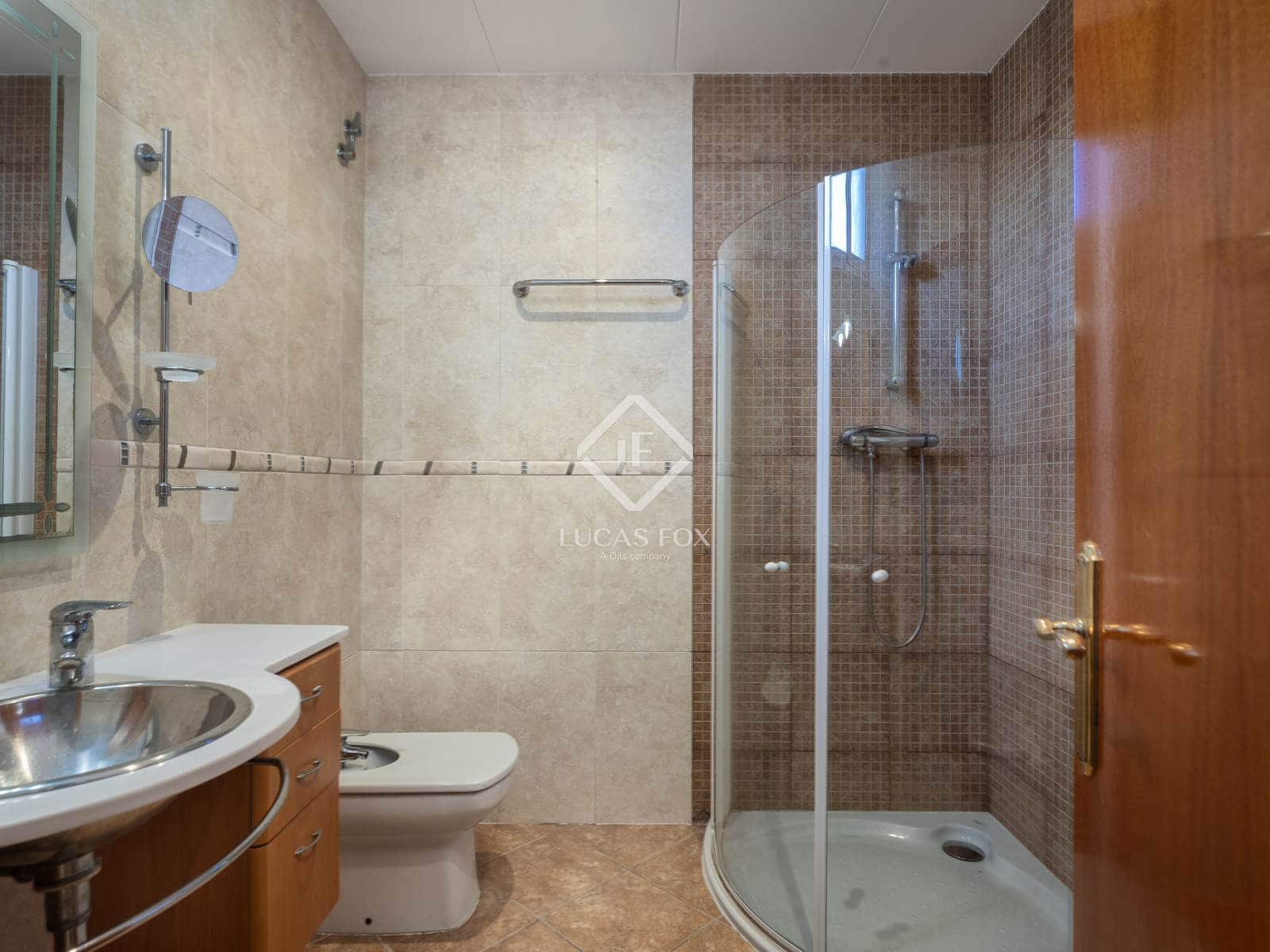 3 slaapkamer Villa te koop in Lloret de Mar met zwembad garage - € 650.000 (Ref: 9371353)