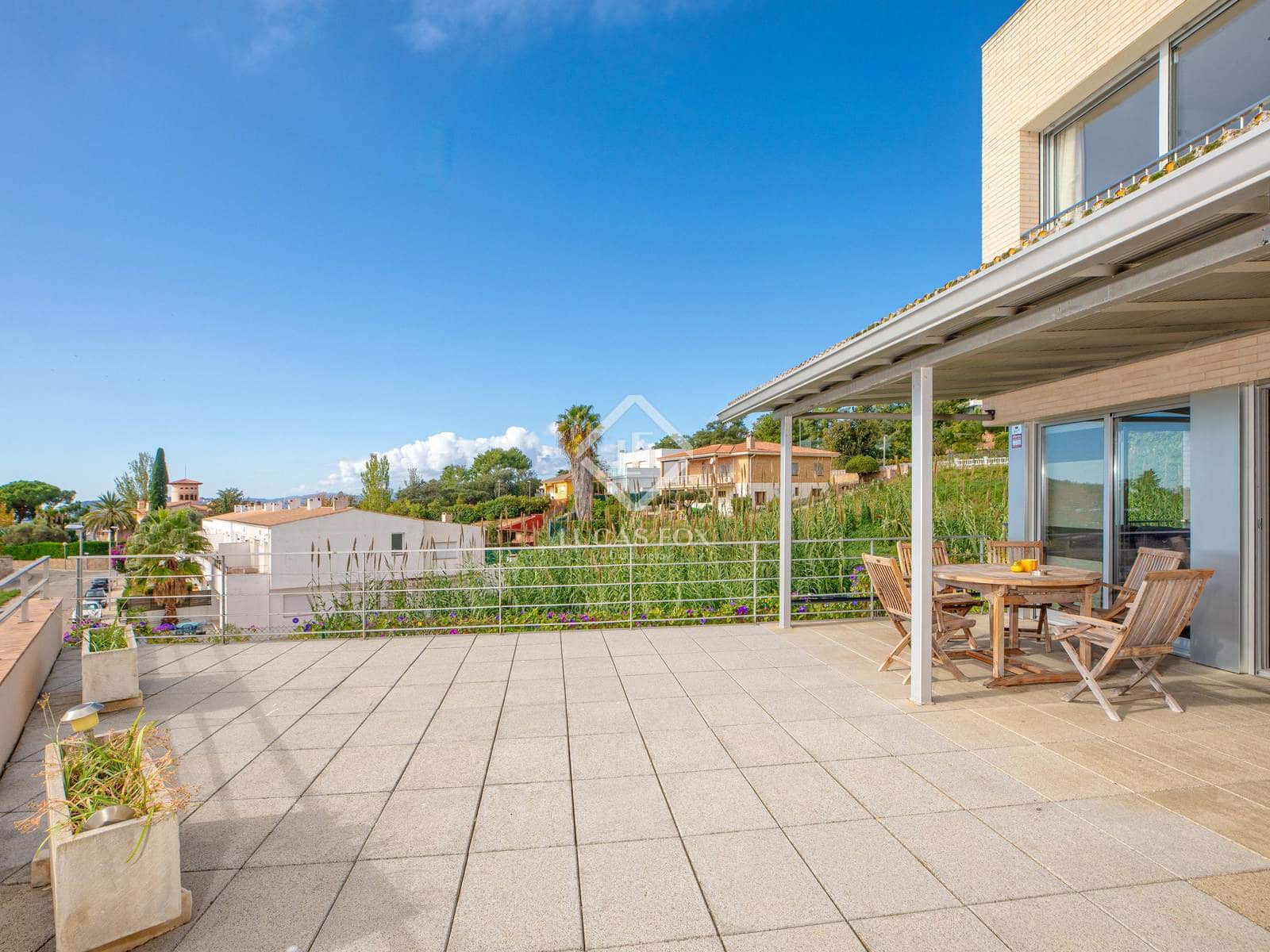 3 slaapkamer Villa te koop in Lloret de Mar met zwembad garage - € 650.000 (Ref: 9371353)