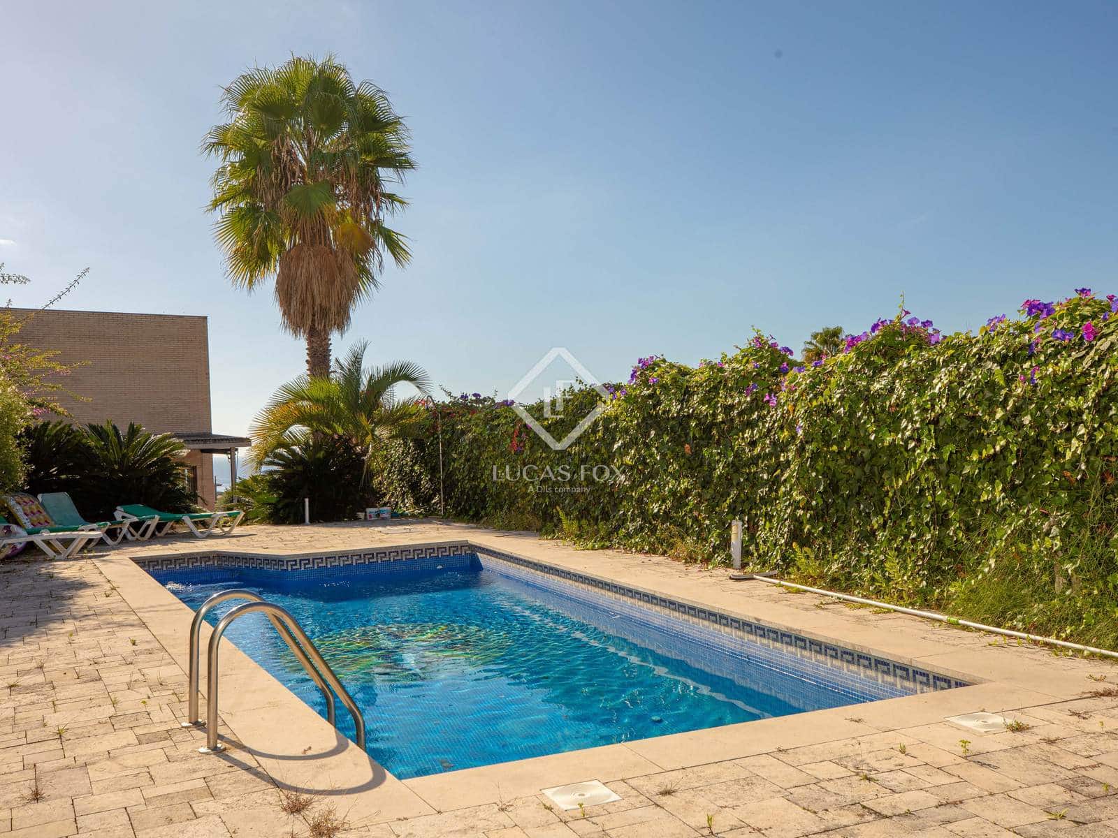 3 slaapkamer Villa te koop in Lloret de Mar met zwembad garage - € 650.000 (Ref: 9371353)