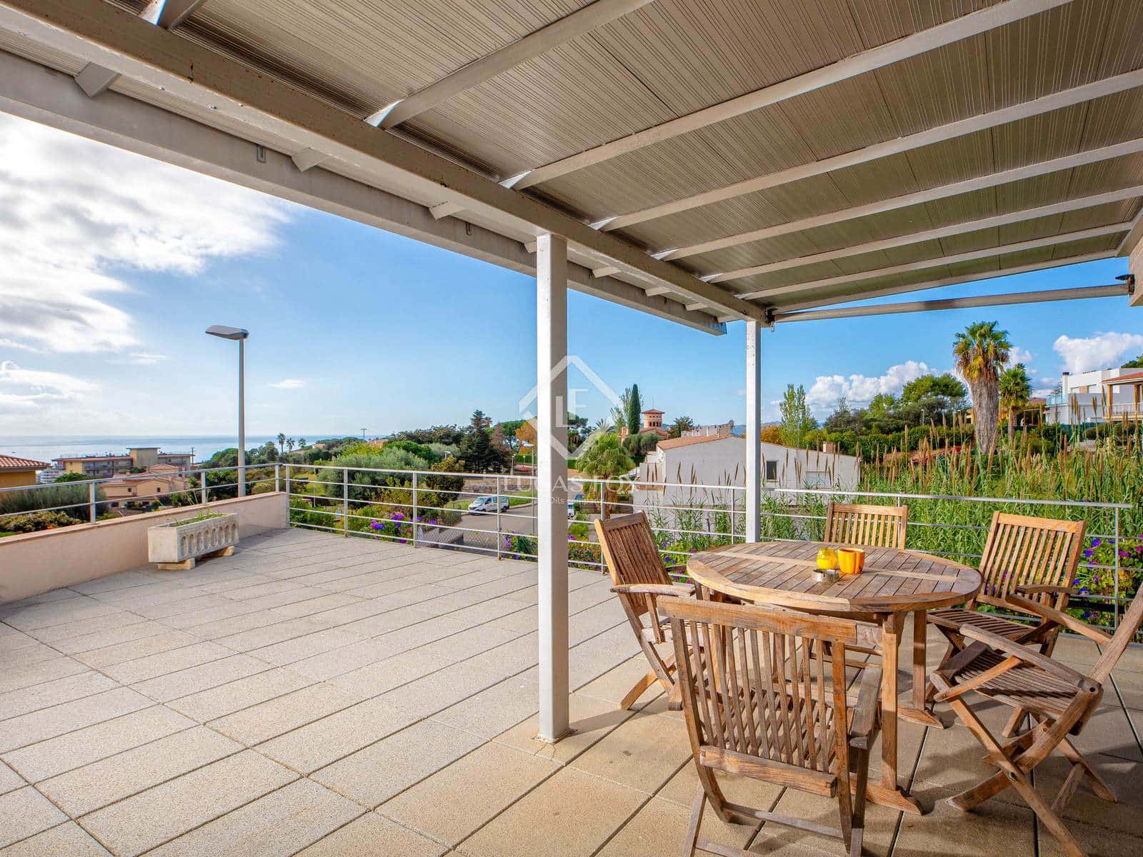 3 slaapkamer Villa te koop in Lloret de Mar met zwembad garage - € 650.000 (Ref: 9371353)