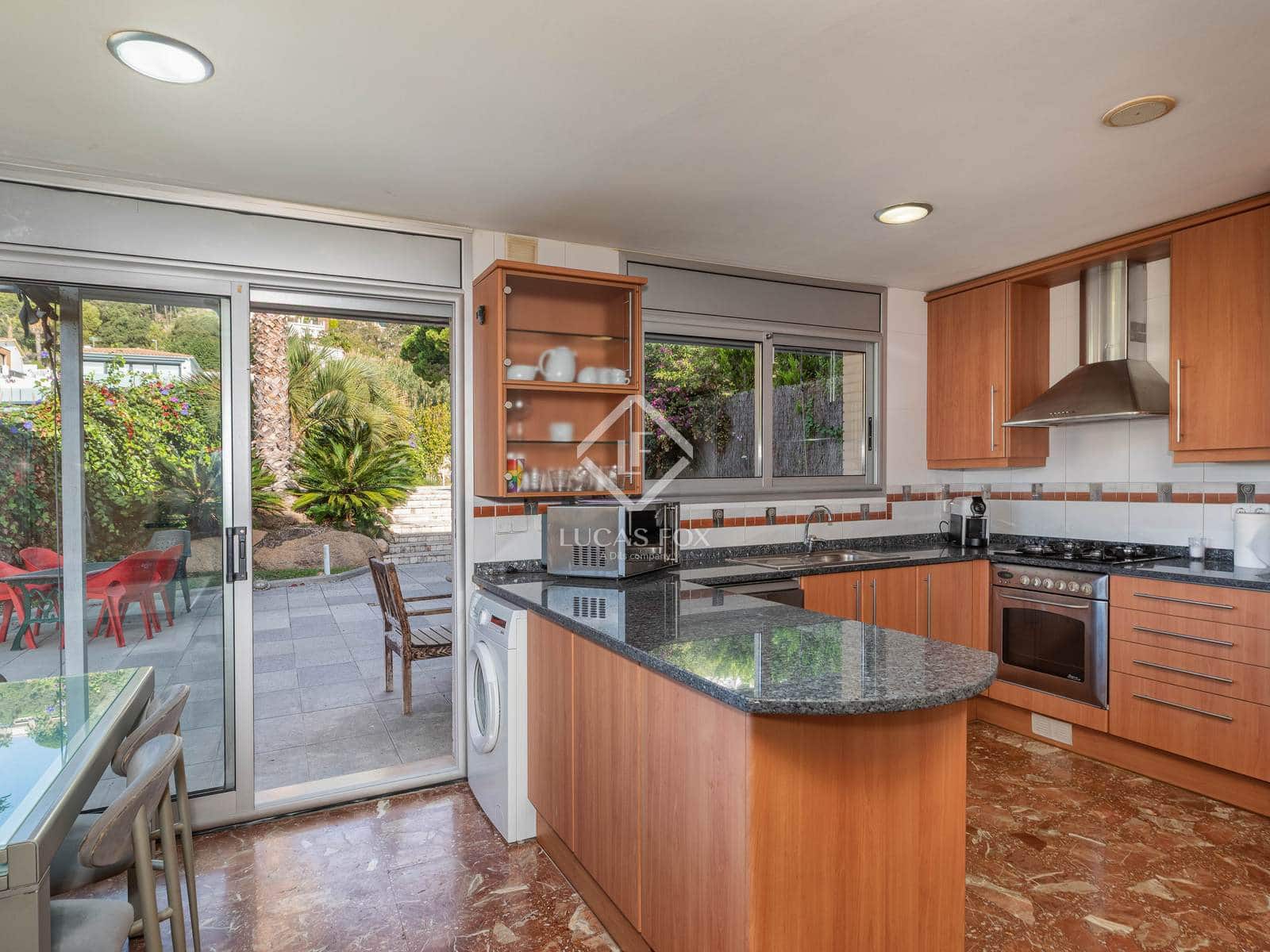 3 slaapkamer Villa te koop in Lloret de Mar met zwembad garage - € 650.000 (Ref: 9371353)