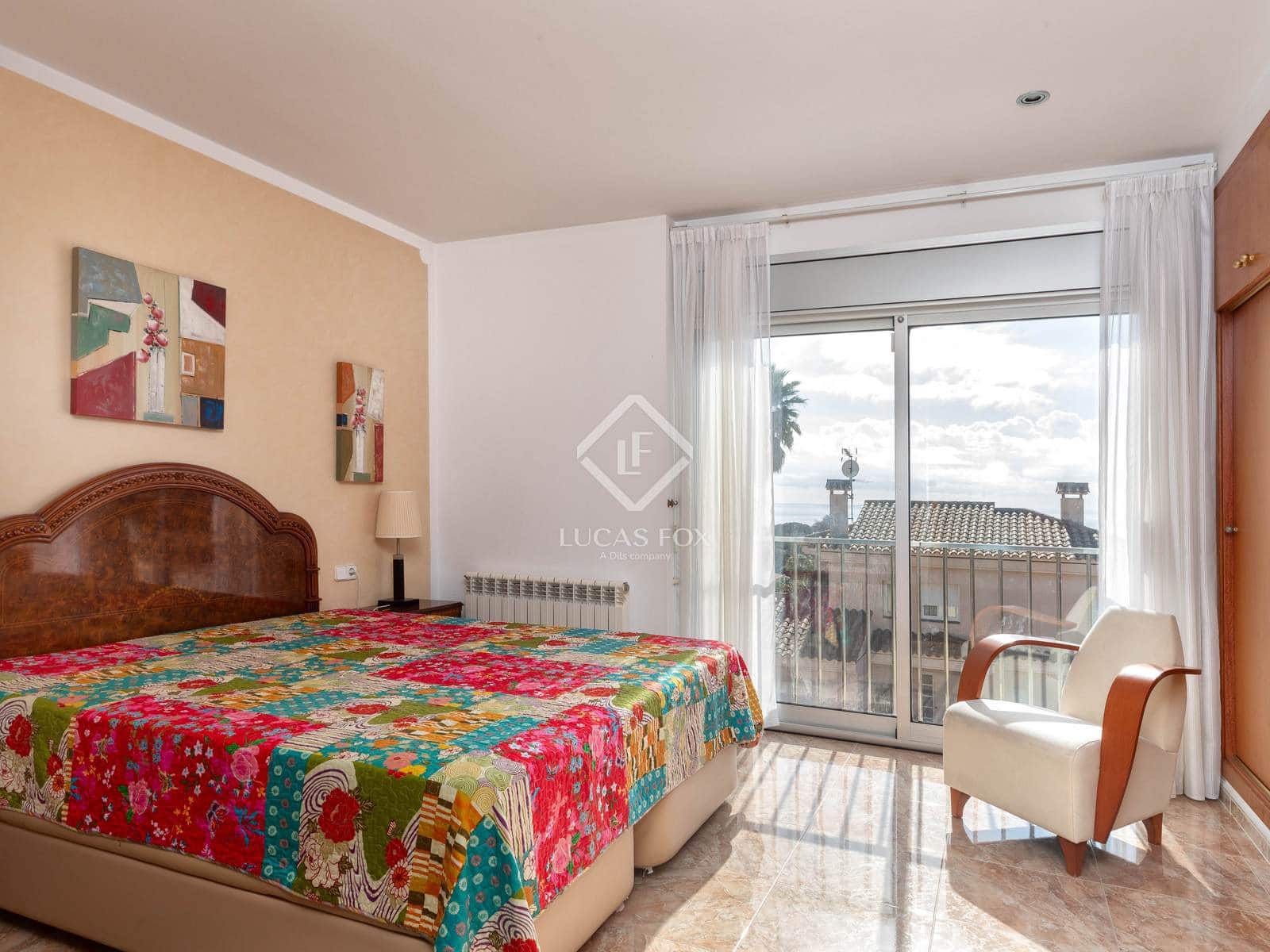 3 slaapkamer Villa te koop in Lloret de Mar met zwembad garage - € 650.000 (Ref: 9371353)