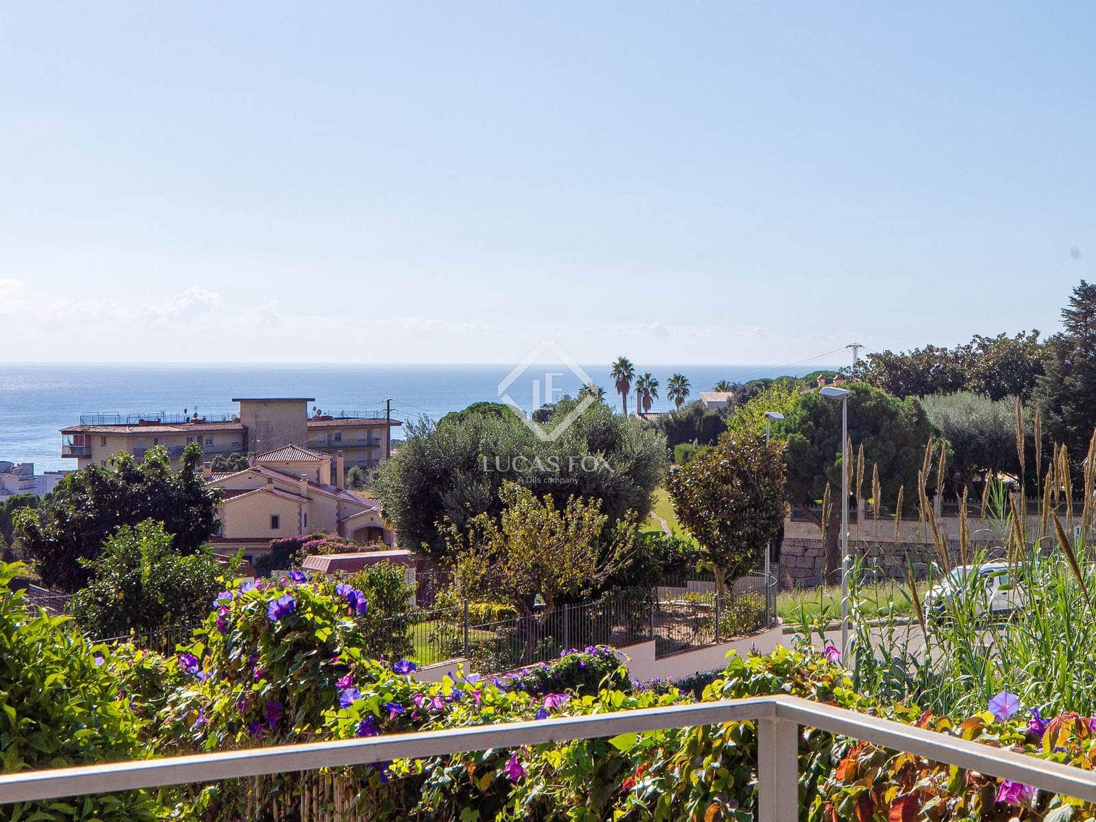 3 slaapkamer Villa te koop in Lloret de Mar met zwembad garage - € 650.000 (Ref: 9371353)