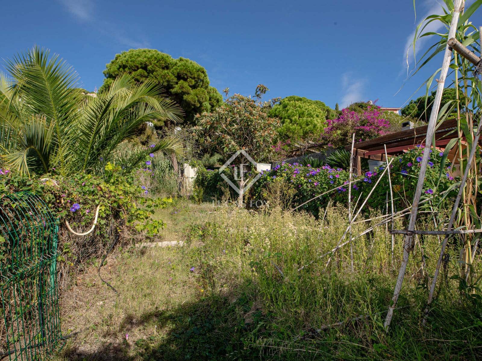 3 slaapkamer Villa te koop in Lloret de Mar met zwembad garage - € 650.000 (Ref: 9371353)