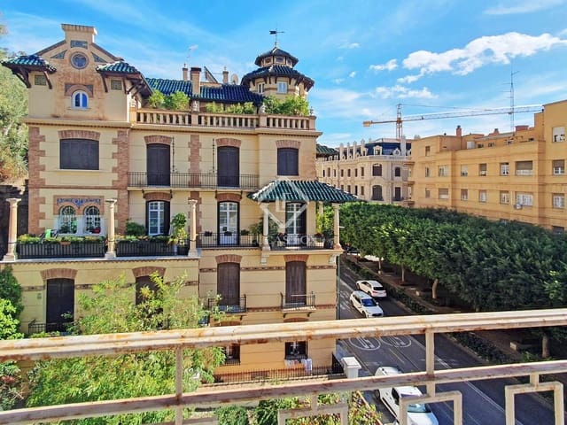 3 makuuhuone Huoneisto myytävänä paikassa La Malagueta, Málaga kaupunki - 930 000 € (Ref: 9371360)
