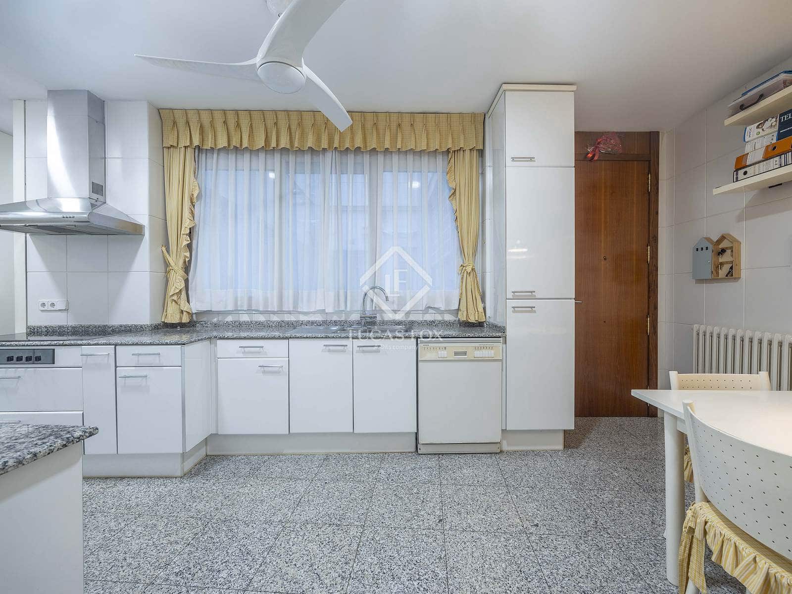 5 soveværelse Lejlighed til salg i Valencia by med garage - € 2.600.000 (Ref: 9372086)