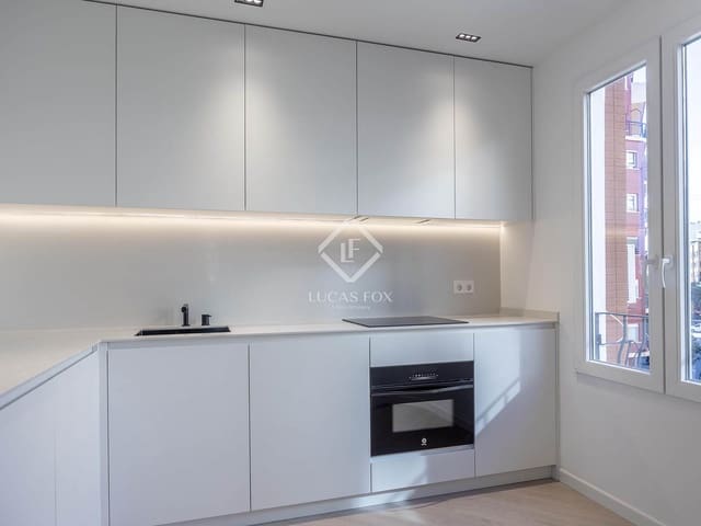 2 sypialnia Apartament do wynajęcia w Miasto Walencja - 2 200 € (Ref: 9372087)