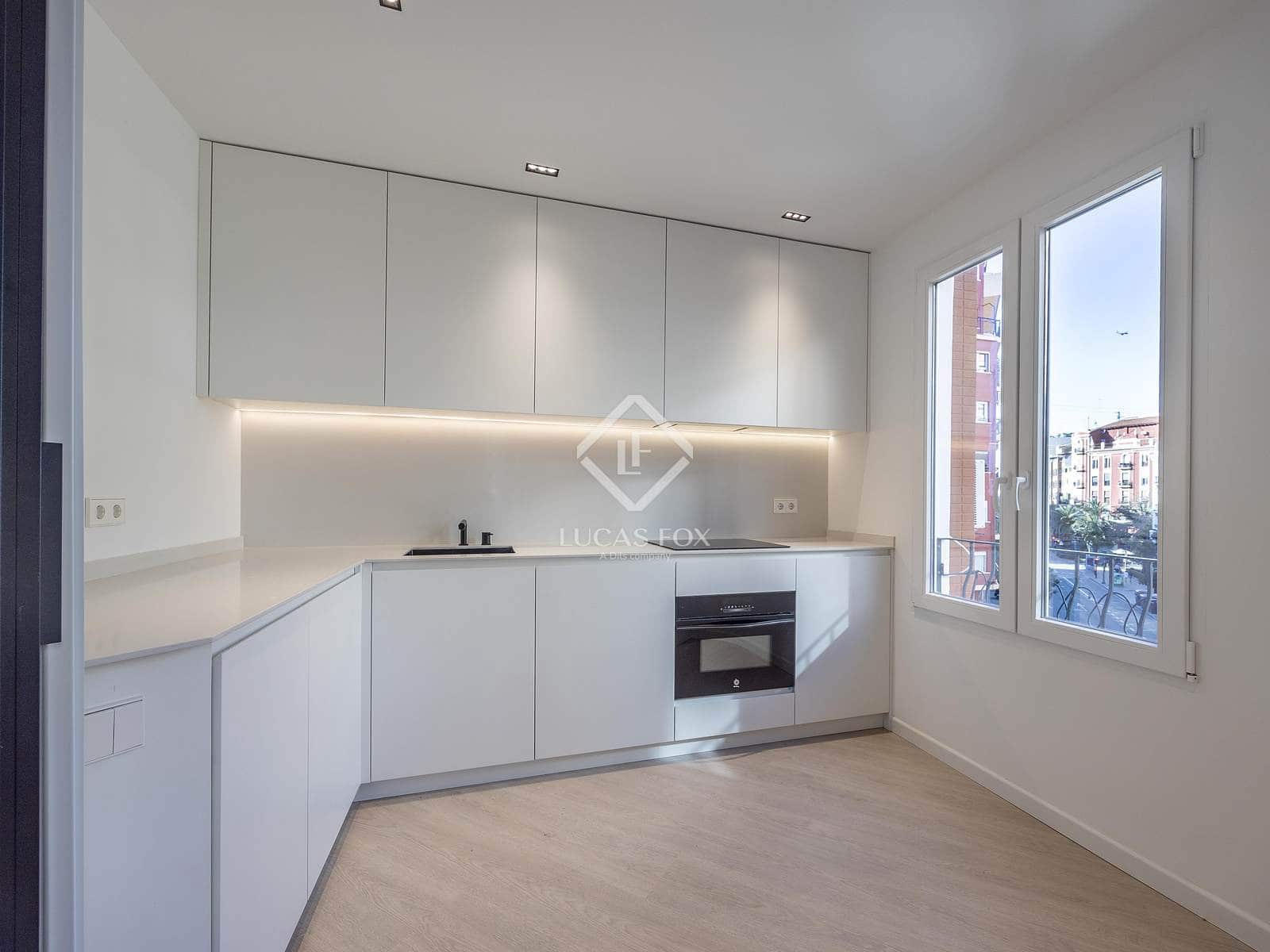 2 sypialnia Apartament do wynajęcia w Miasto Walencja - 2 200 € (Ref: 9372087)