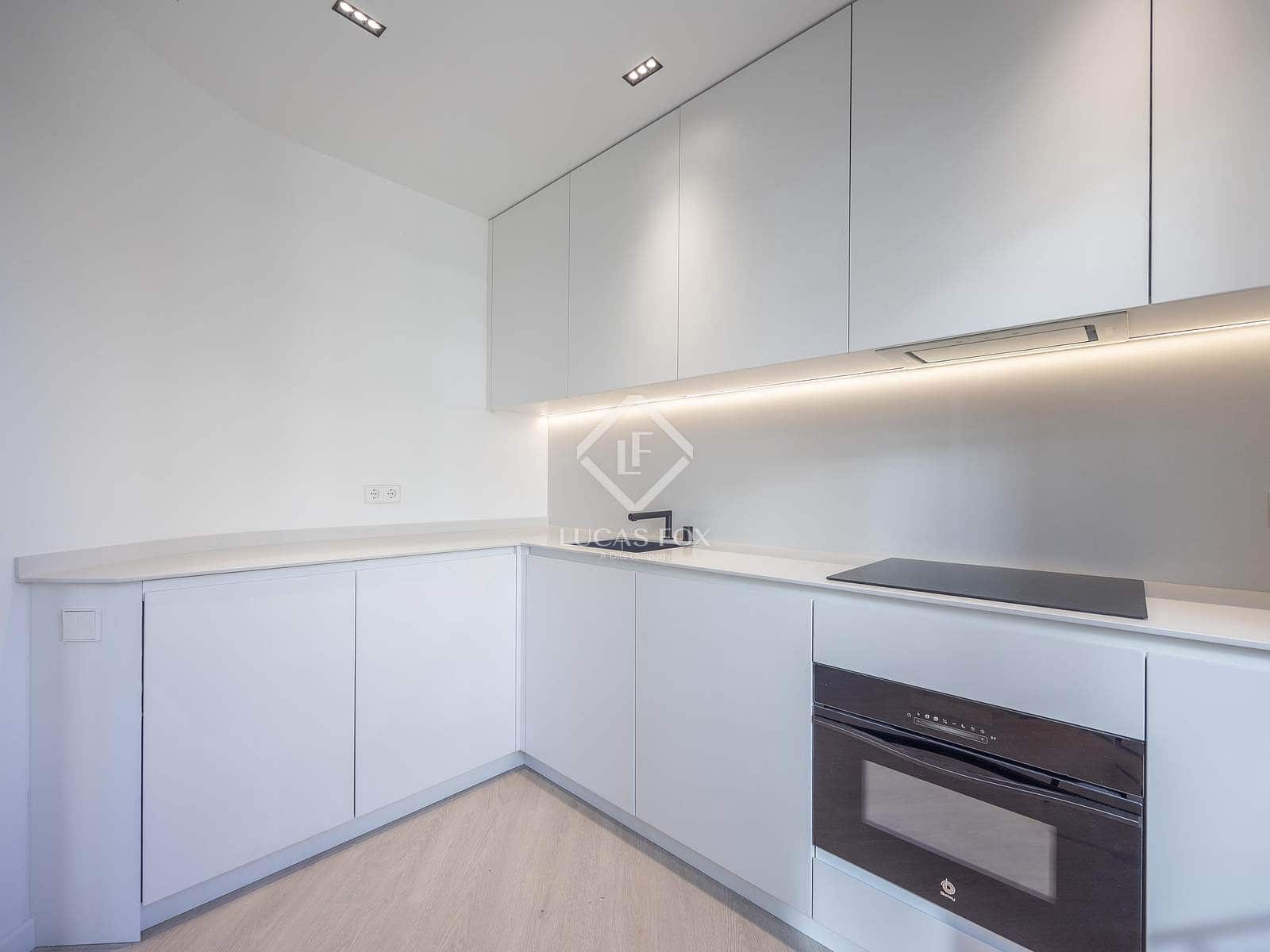 2 sypialnia Apartament do wynajęcia w Miasto Walencja - 2 200 € (Ref: 9372087)