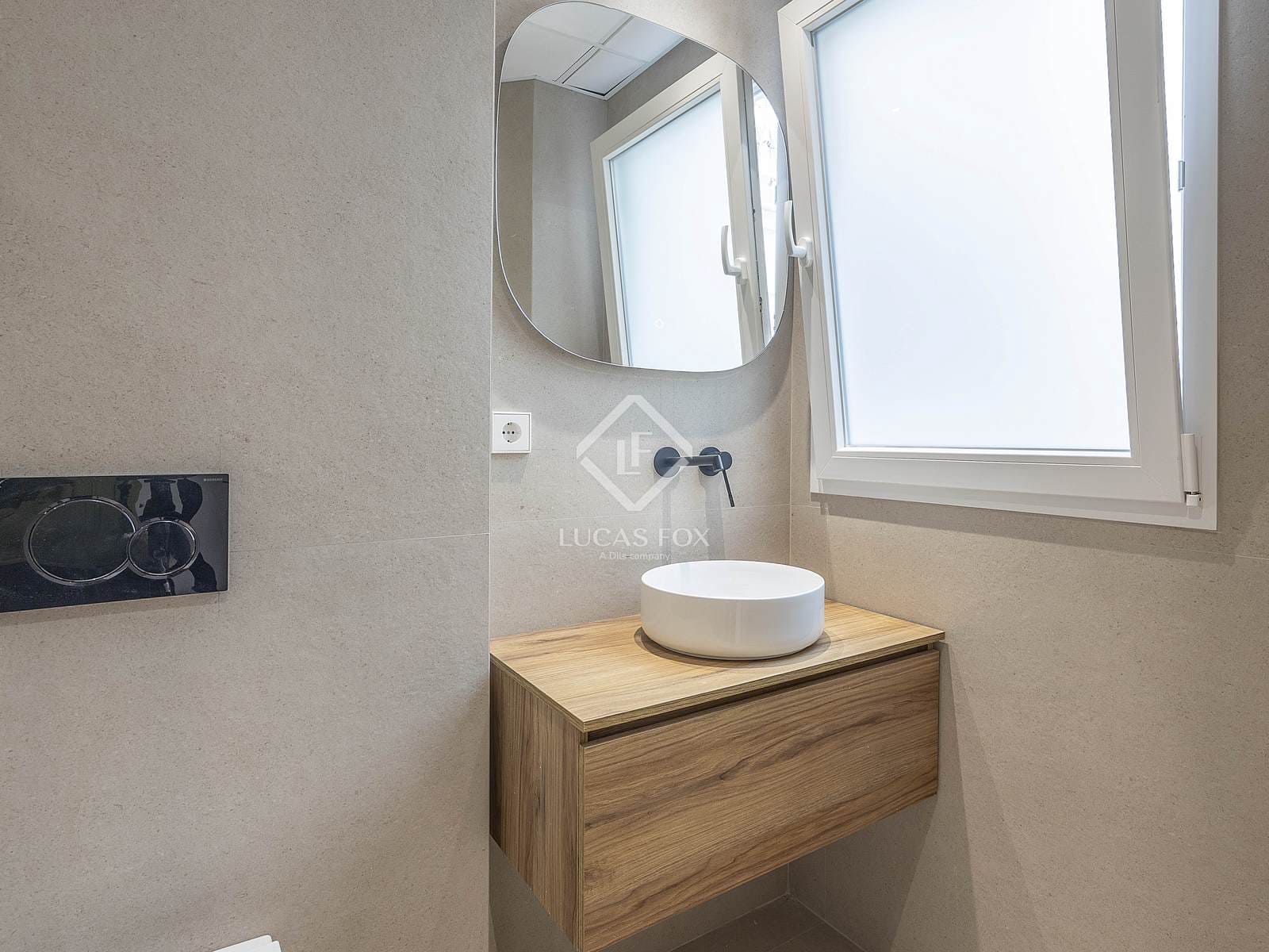 2 sypialnia Apartament do wynajęcia w Miasto Walencja - 2 200 € (Ref: 9372087)