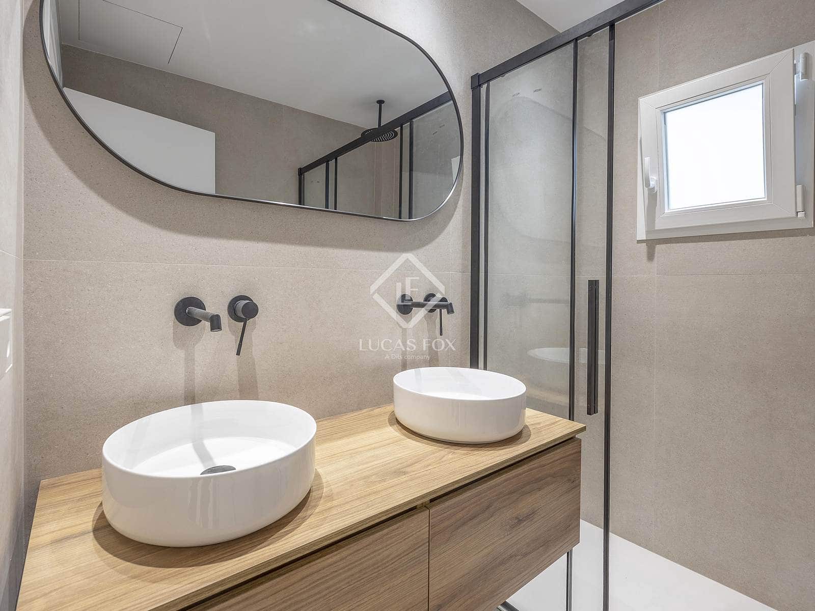 2 sypialnia Apartament do wynajęcia w Miasto Walencja - 2 200 € (Ref: 9372087)