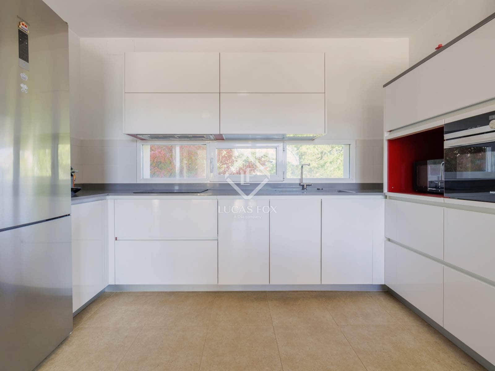 5 slaapkamer Villa te koop in Boadilla del Monte met zwembad garage - € 1.150.000 (Ref: 9372251)