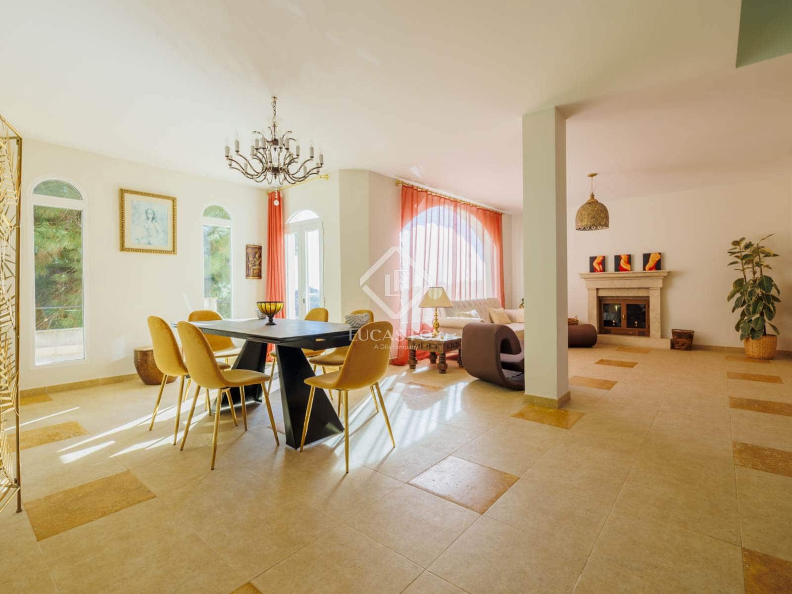 5 slaapkamer Villa te koop in Boadilla del Monte met zwembad garage - € 1.150.000 (Ref: 9372251)