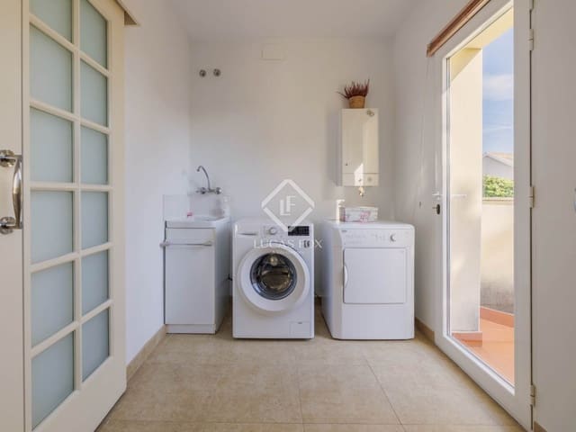 5 slaapkamer Villa te koop in Boadilla del Monte met zwembad garage - € 1.150.000 (Ref: 9372251)