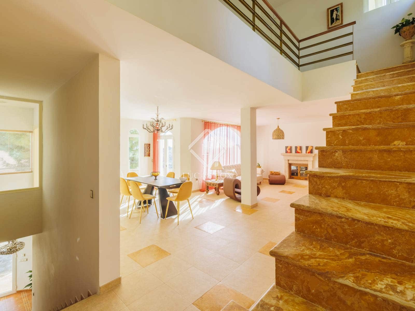 5 slaapkamer Villa te koop in Boadilla del Monte met zwembad garage - € 1.150.000 (Ref: 9372251)