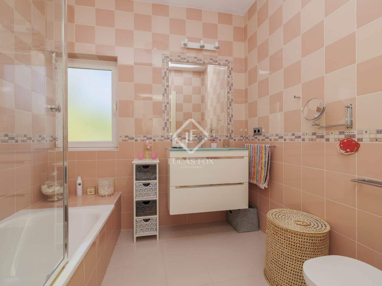 5 slaapkamer Villa te koop in Boadilla del Monte met zwembad garage - € 1.150.000 (Ref: 9372251)