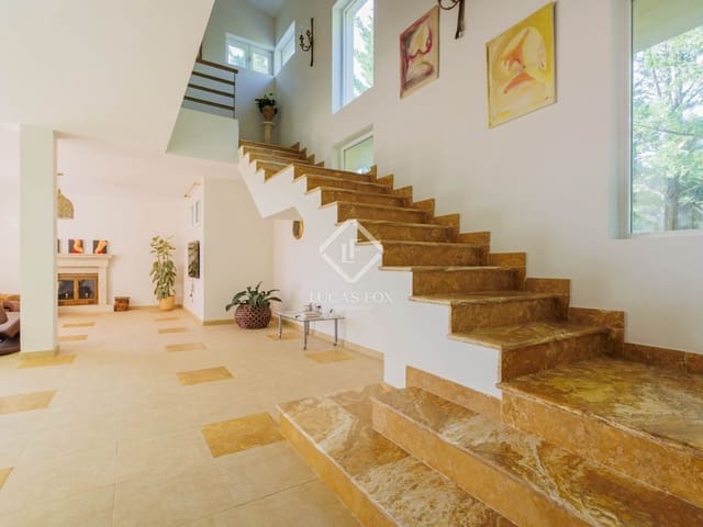 5 slaapkamer Villa te koop in Boadilla del Monte met zwembad garage - € 1.150.000 (Ref: 9372251)