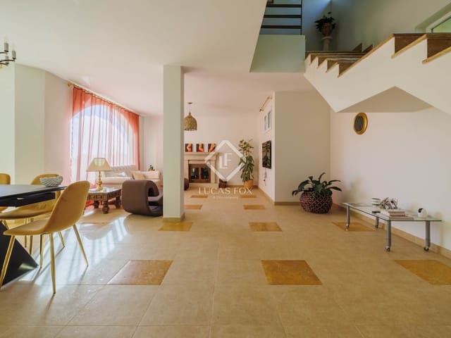 5 slaapkamer Villa te koop in Boadilla del Monte met zwembad garage - € 1.150.000 (Ref: 9372251)