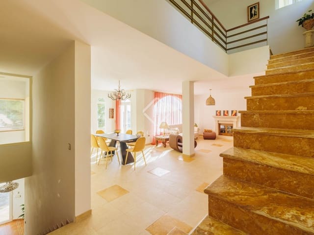 5 slaapkamer Villa te koop in Boadilla del Monte met zwembad garage - € 1.150.000 (Ref: 9372251)