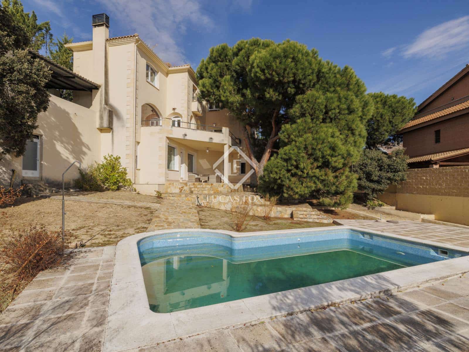 5 slaapkamer Villa te koop in Boadilla del Monte met zwembad garage - € 1.150.000 (Ref: 9372251)