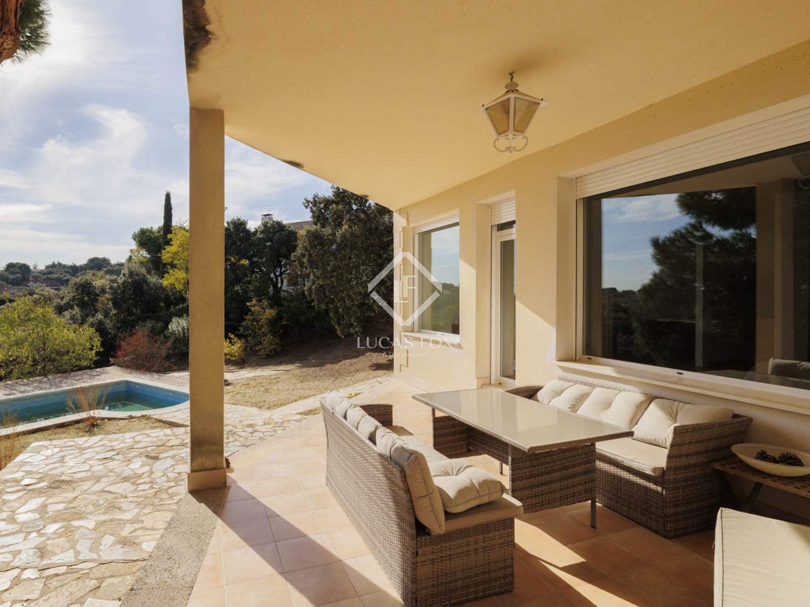 5 slaapkamer Villa te koop in Boadilla del Monte met zwembad garage - € 1.150.000 (Ref: 9372251)