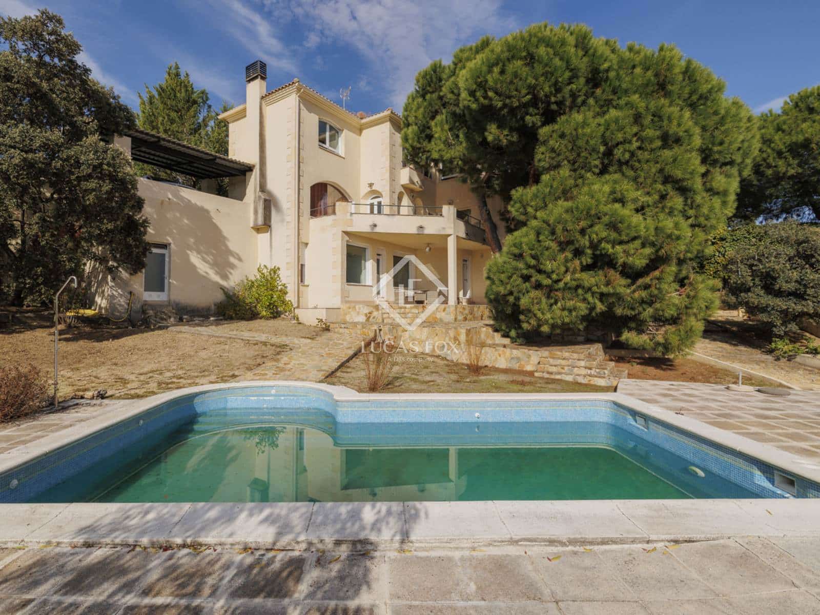 5 slaapkamer Villa te koop in Boadilla del Monte met zwembad garage - € 1.150.000 (Ref: 9372251)