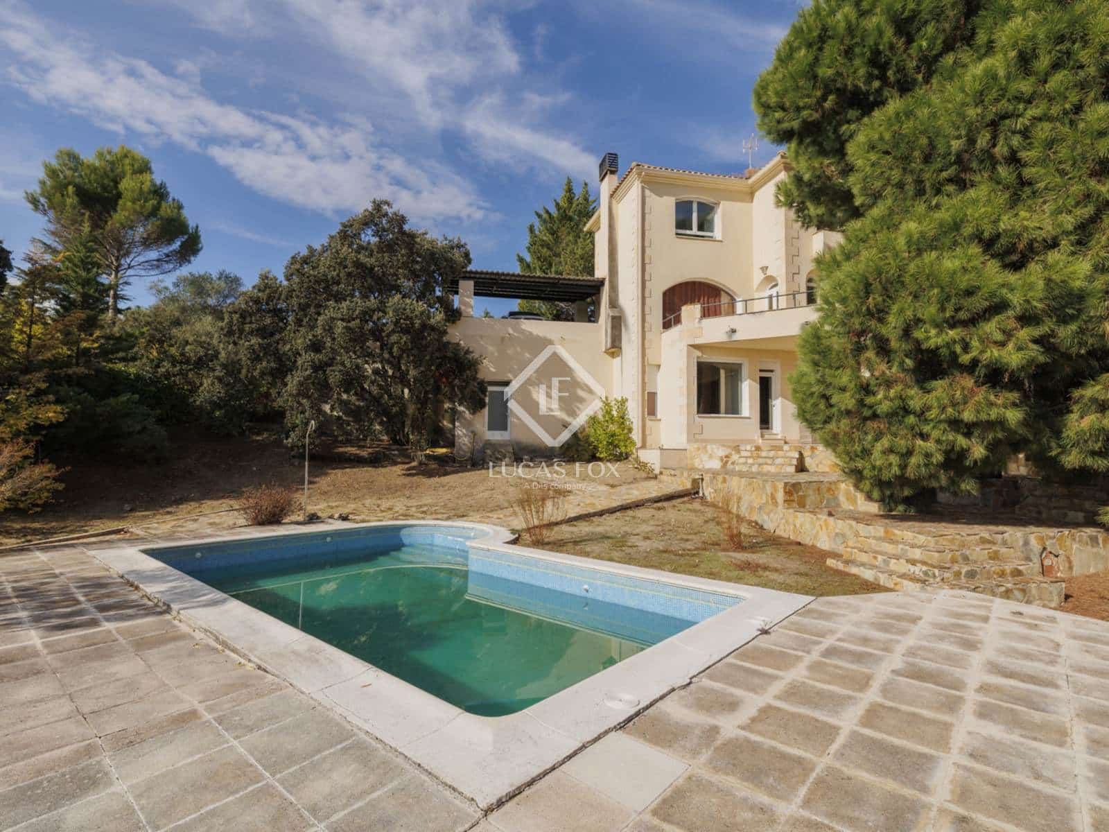 5 slaapkamer Villa te koop in Boadilla del Monte met zwembad garage - € 1.150.000 (Ref: 9372251)