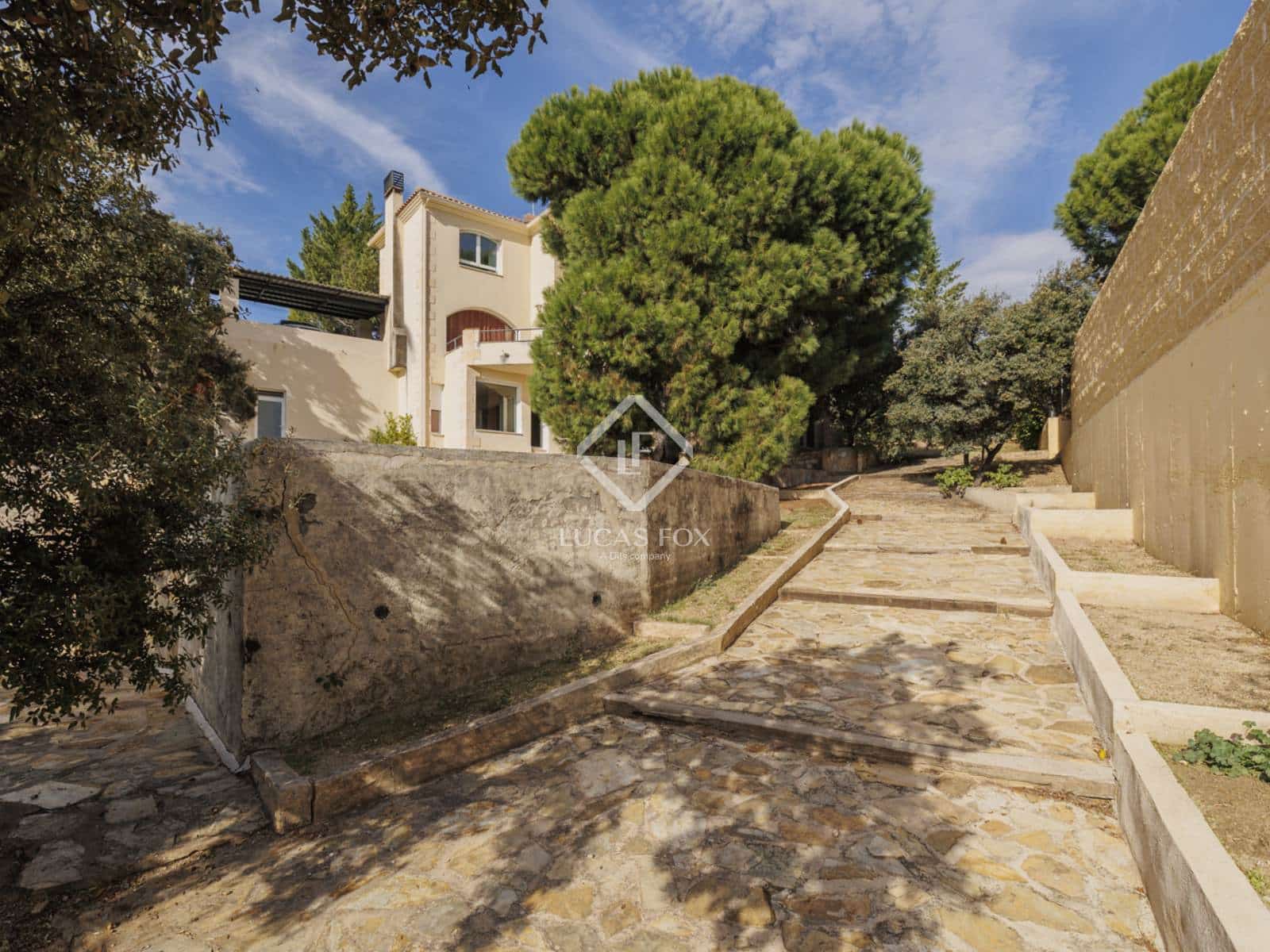 5 slaapkamer Villa te koop in Boadilla del Monte met zwembad garage - € 1.150.000 (Ref: 9372251)