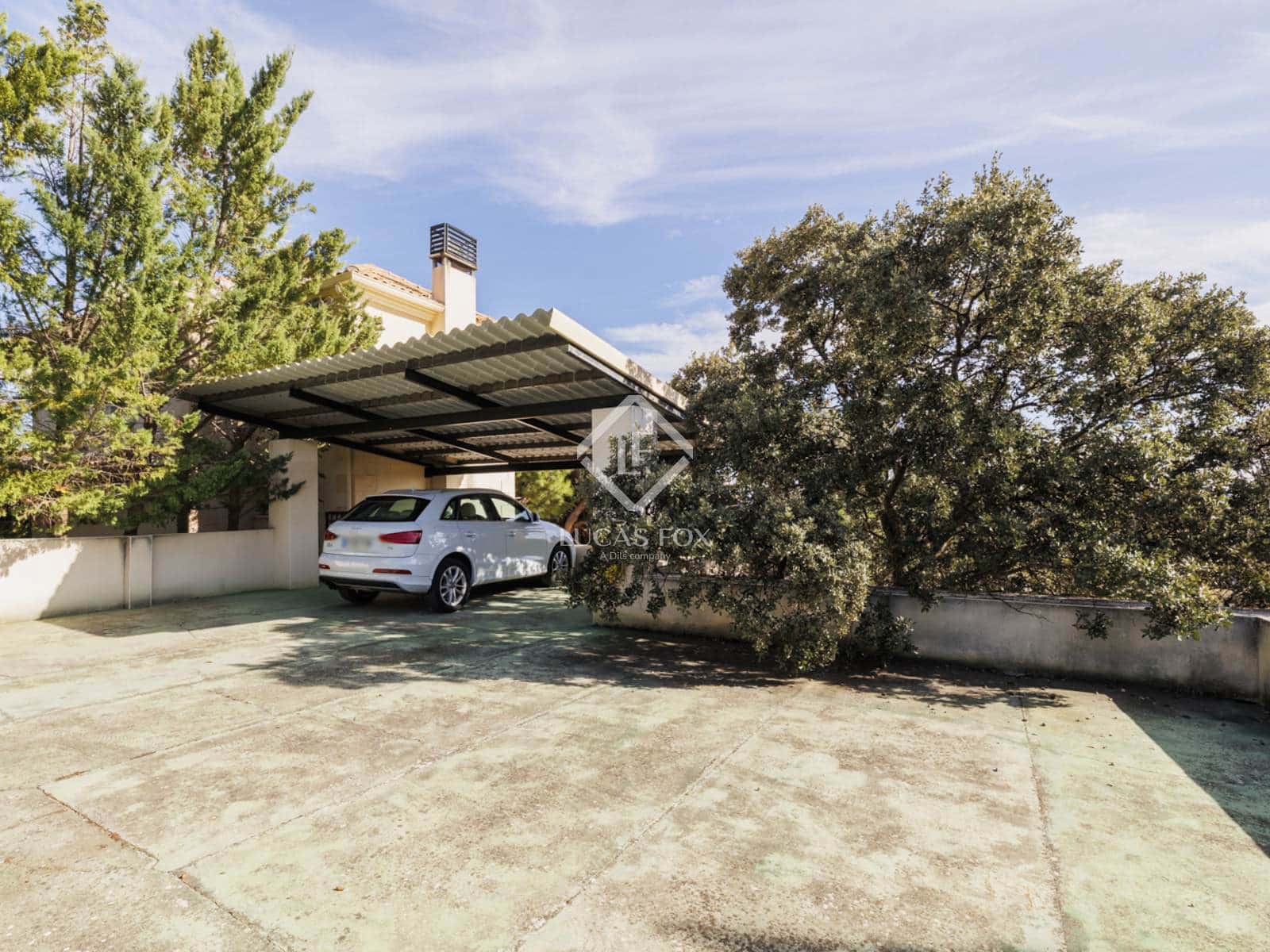 5 slaapkamer Villa te koop in Boadilla del Monte met zwembad garage - € 1.150.000 (Ref: 9372251)