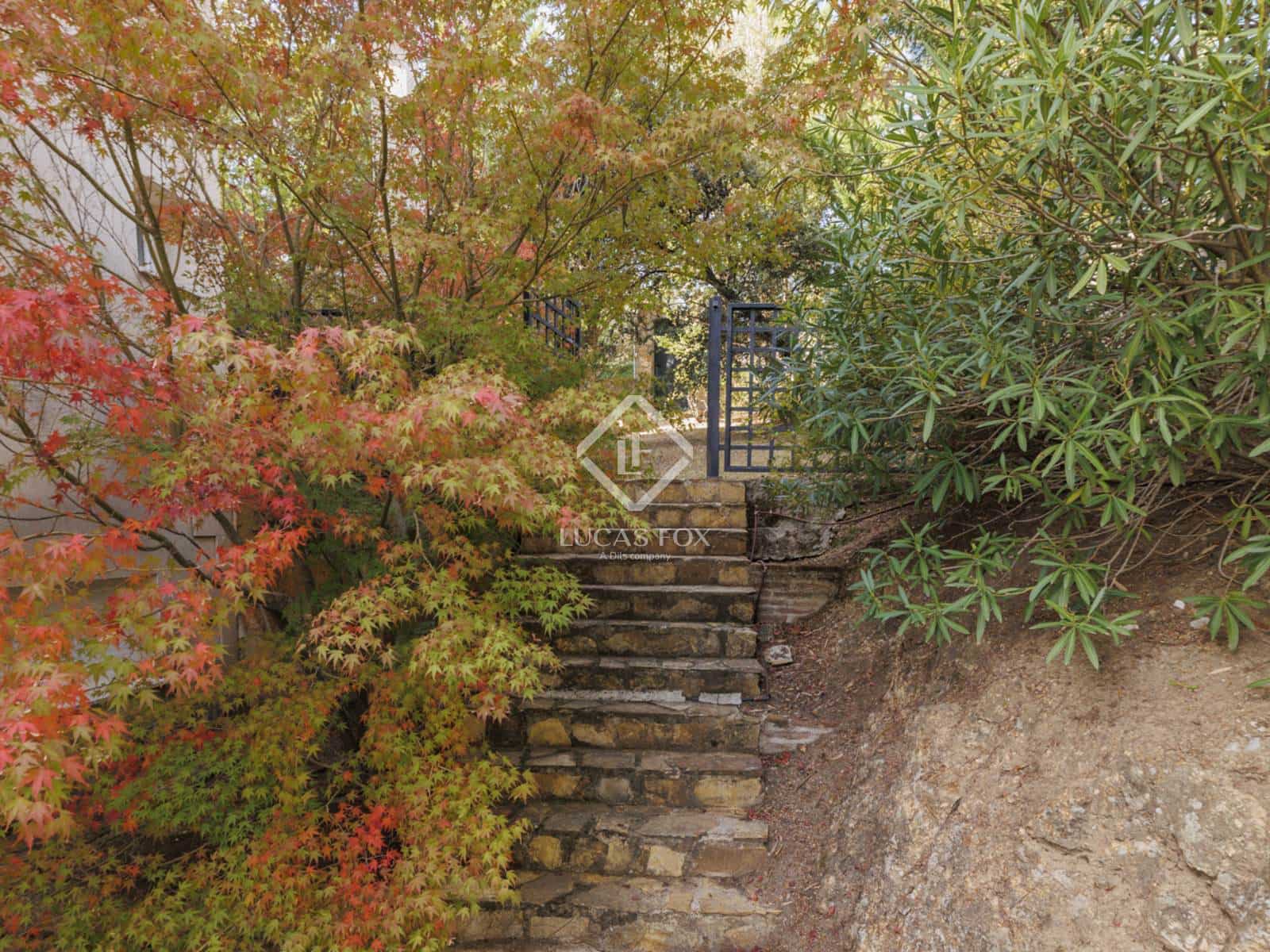 5 slaapkamer Villa te koop in Boadilla del Monte met zwembad garage - € 1.150.000 (Ref: 9372251)