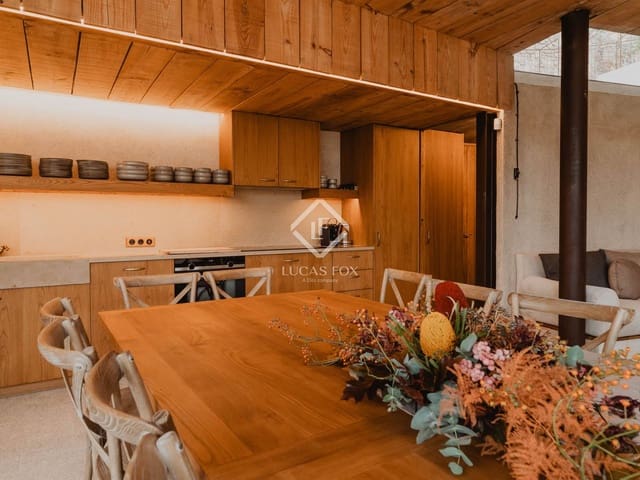 7 soverom Kommersiell til salgs i Capmany med svømmebasseng garasje - € 1 450 000 (Ref: 9373899)