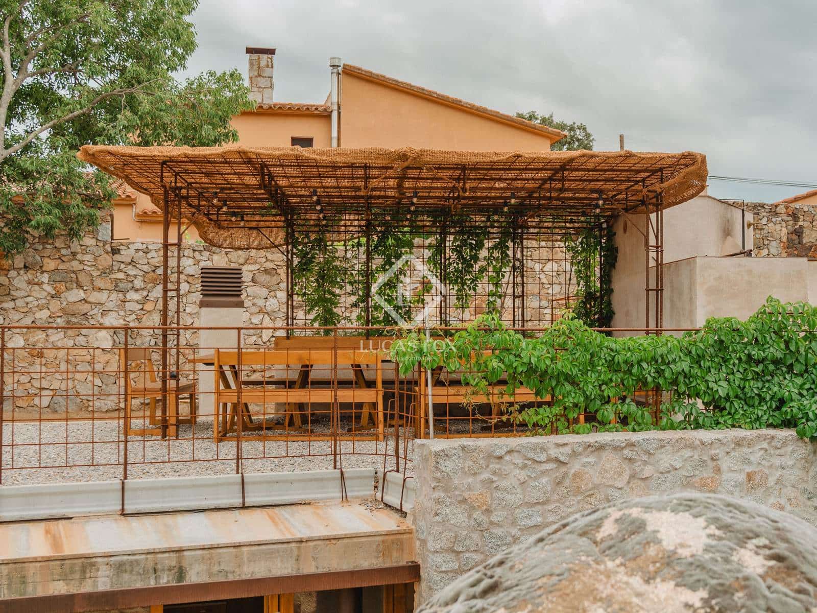 7 soveværelse Erhverv til salg i Capmany med swimmingpool garage - € 1.450.000 (Ref: 9373899)