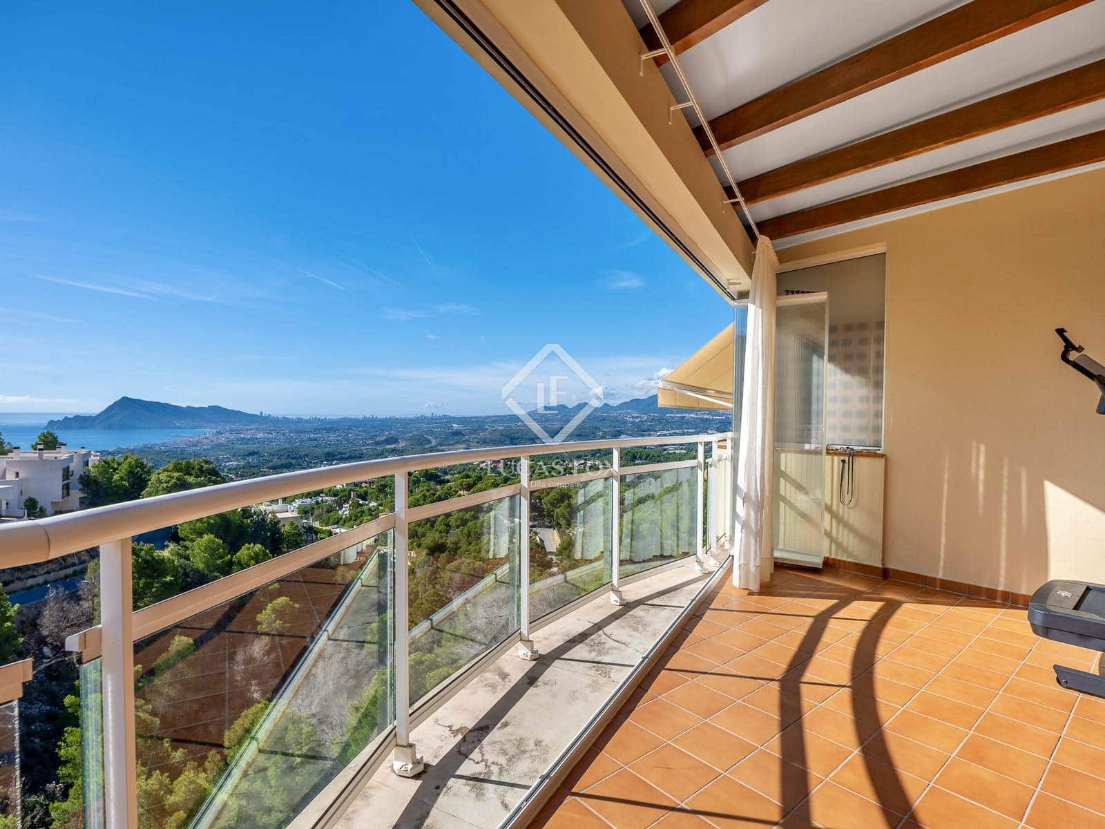 3 bedroom Villa for sale in Altea with pool garage - € 649,000 (Ref: 9374247)