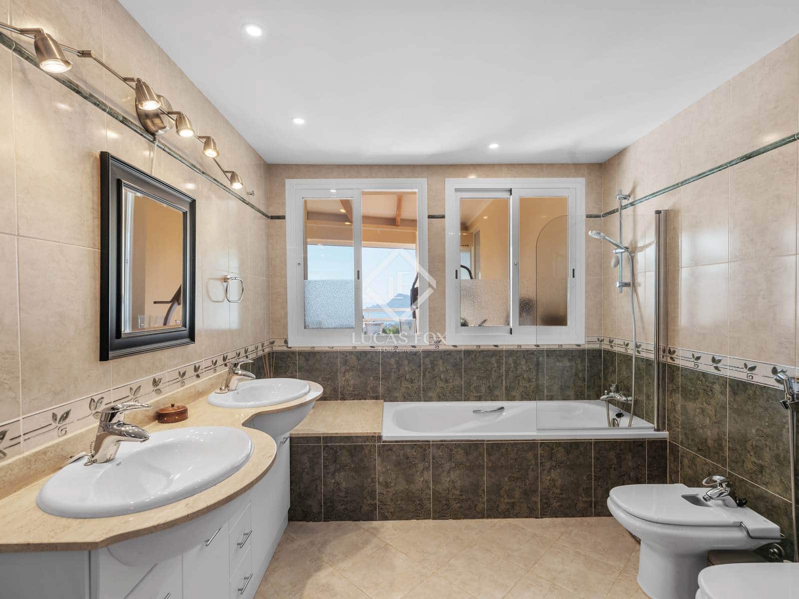 3 bedroom Villa for sale in Altea with pool garage - € 649,000 (Ref: 9374247)