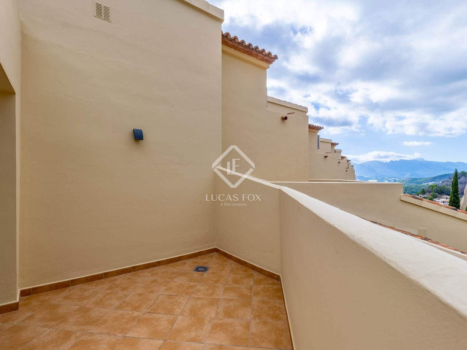 3 bedroom Villa for sale in Altea with pool garage - € 649,000 (Ref: 9374247)