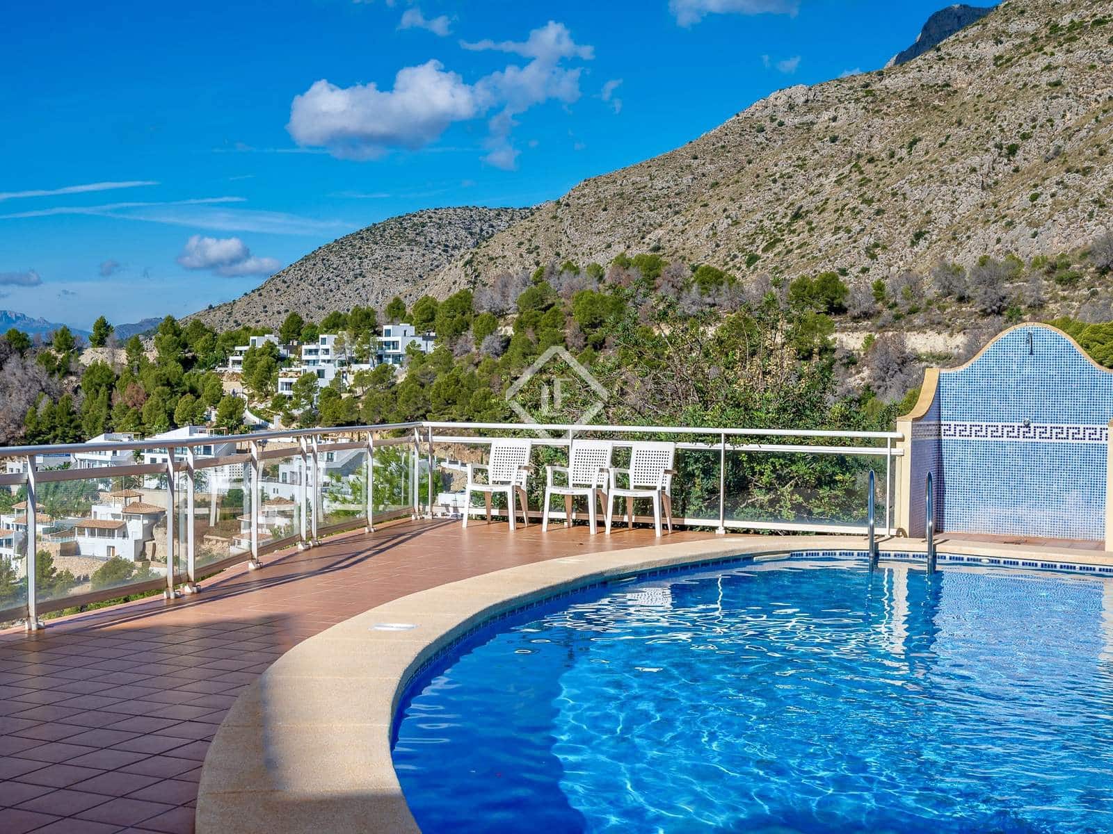 3 bedroom Villa for sale in Altea with pool garage - € 649,000 (Ref: 9374247)