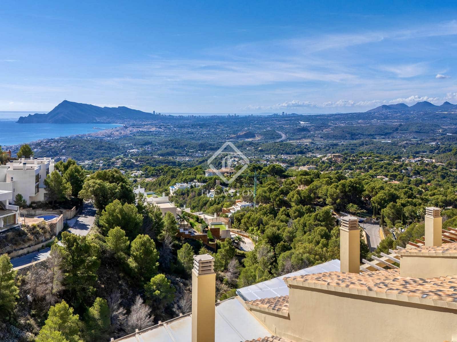 3 bedroom Villa for sale in Altea with pool garage - € 649,000 (Ref: 9374247)