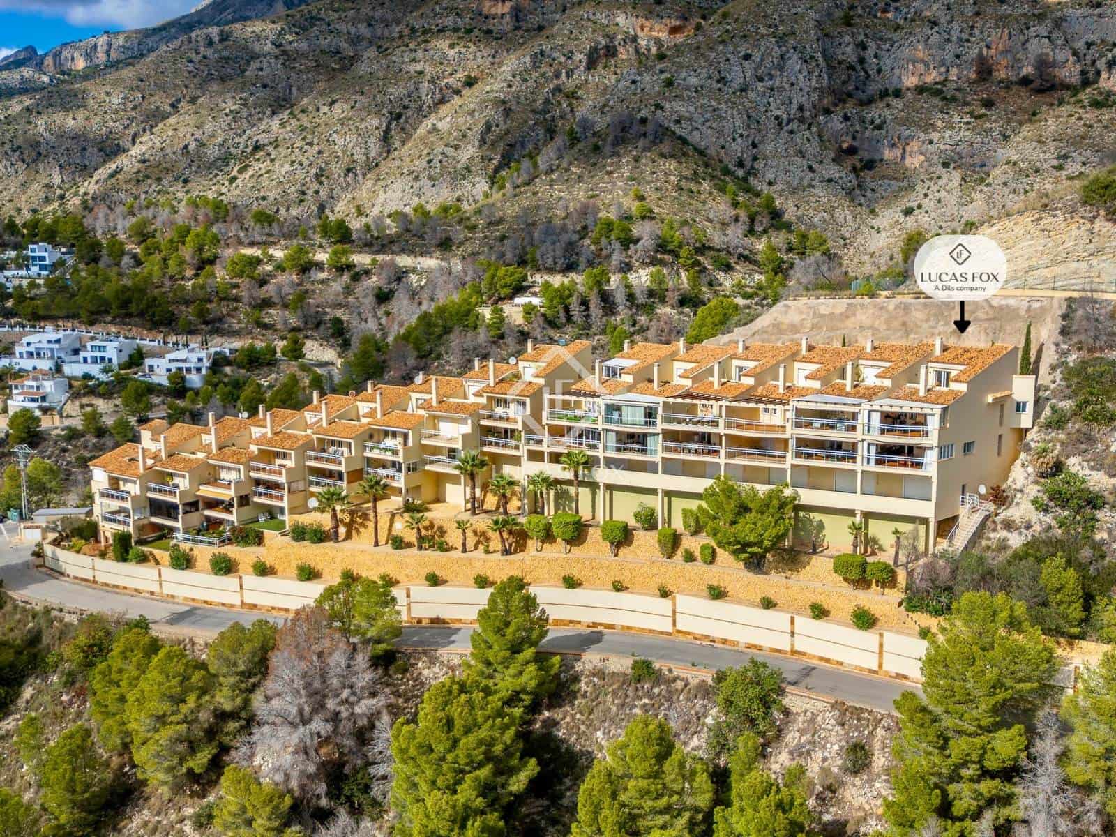 3 bedroom Villa for sale in Altea with pool garage - € 649,000 (Ref: 9374247)