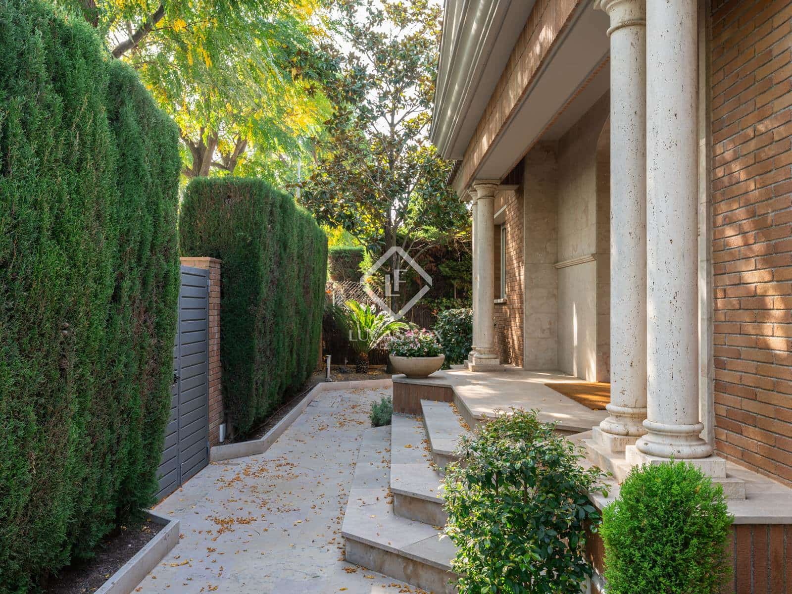 7 Zimmer Villa zu verkaufen in Sant Cugat del Valles mit Pool Garage - 2.550.000 € (Ref: 9377959)