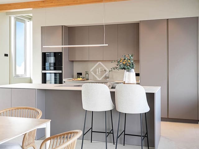 4 soveværelse Villa til salg i Palma de Mallorca med swimmingpool garage - € 2.790.000 (Ref: 9378098)