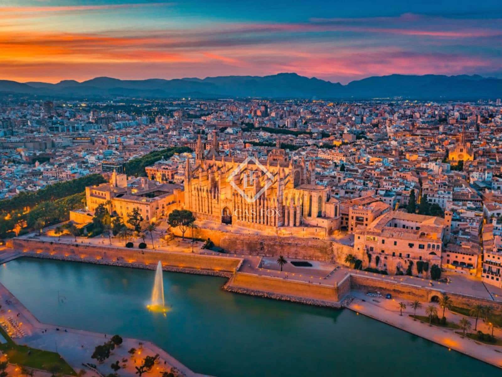 4 soveværelse Villa til salg i Palma de Mallorca med swimmingpool garage - € 2.790.000 (Ref: 9378098)