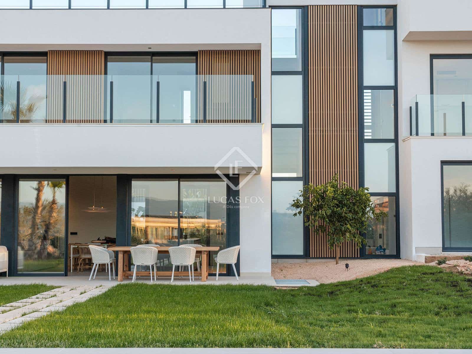 4 soveværelse Villa til salg i Palma de Mallorca med swimmingpool garage - € 2.790.000 (Ref: 9378098)