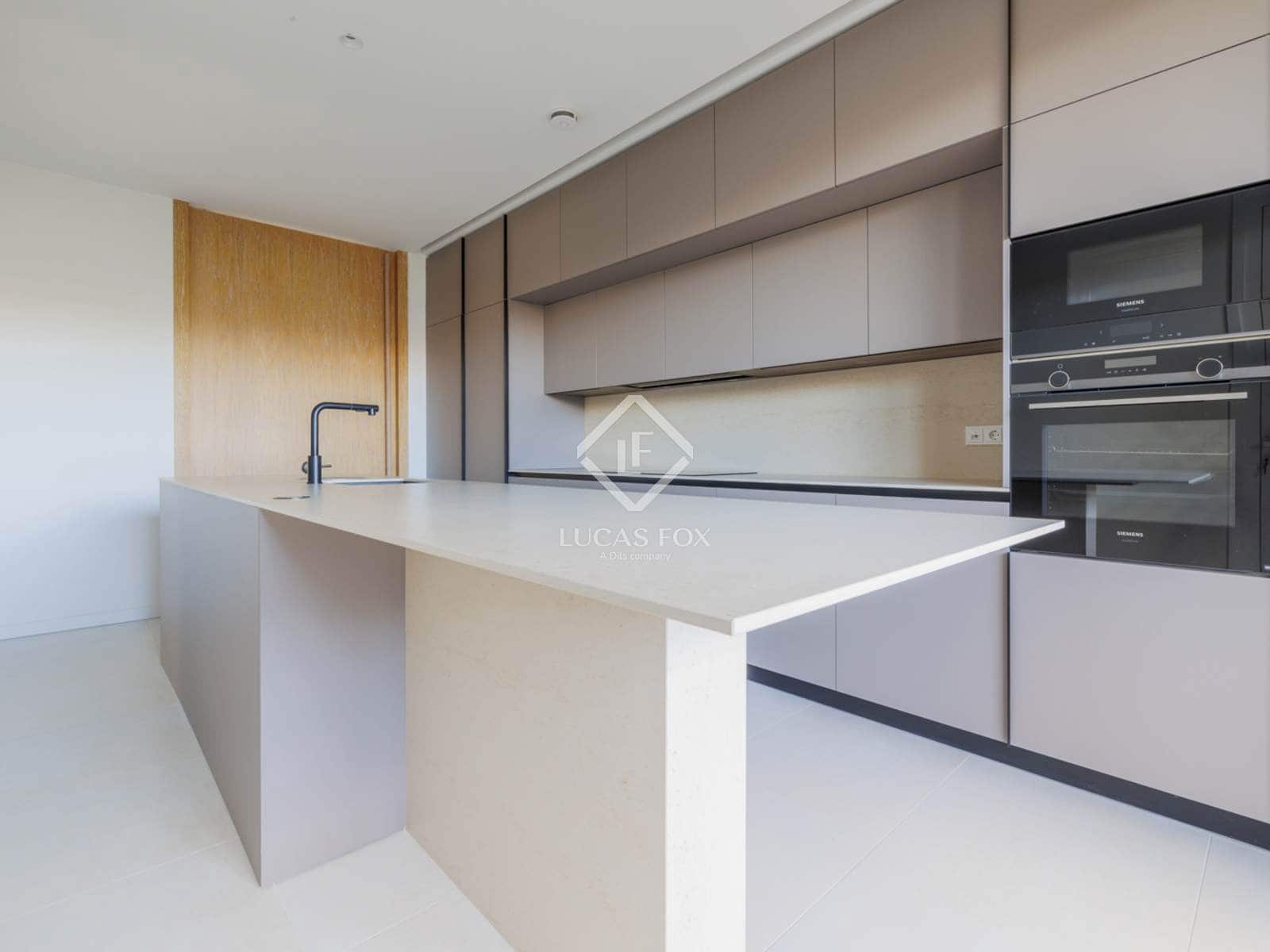 4 sypialnia Apartament na sprzedaż w Pozuelo de Alarcon z basenem garażem - 3 000 000 € (Ref: 9378099)