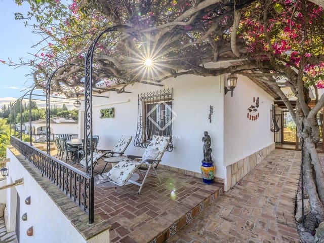 4 quarto Moradia para venda em Dénia com piscina garagem - 990 000 € (Ref: 9378260)