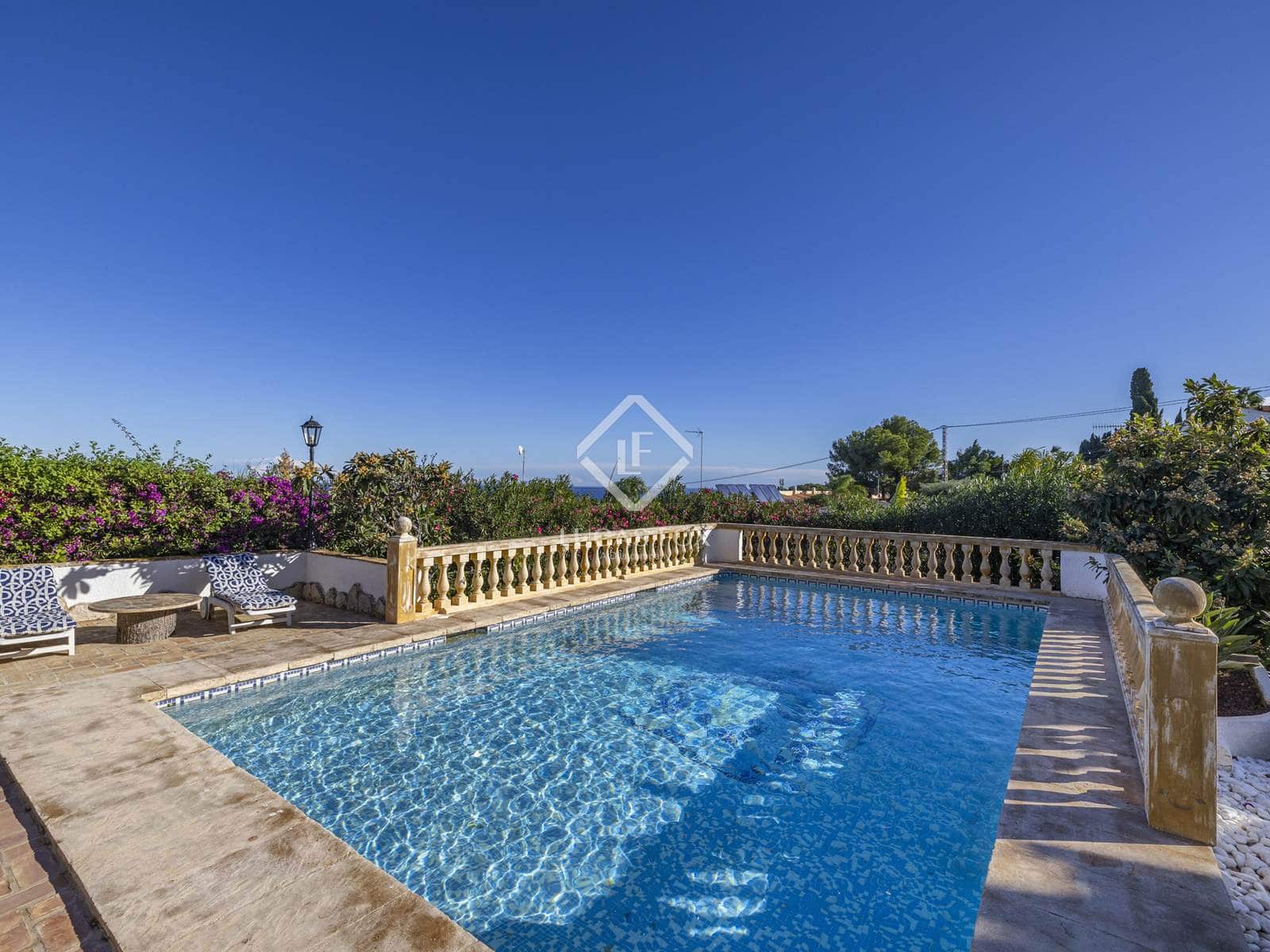 4 quarto Moradia para venda em Denia com piscina garagem - 990 000 € (Ref: 9378260)