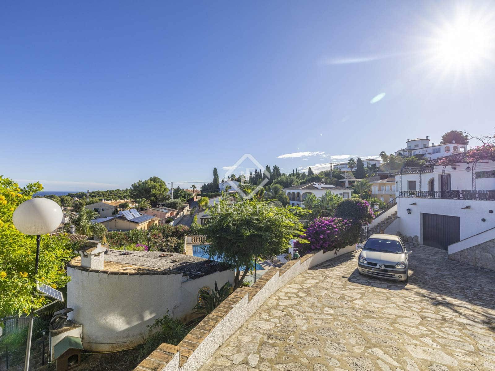 4 quarto Moradia para venda em Denia com piscina garagem - 990 000 € (Ref: 9378260)