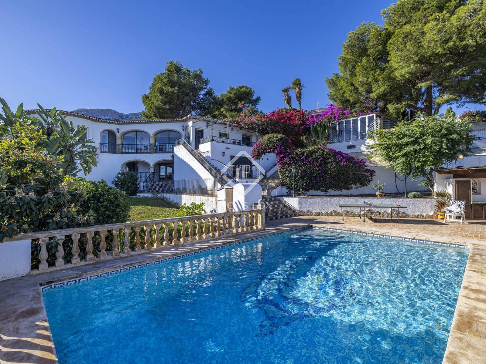 4 quarto Moradia para venda em Denia com piscina garagem - 990 000 € (Ref: 9378260)