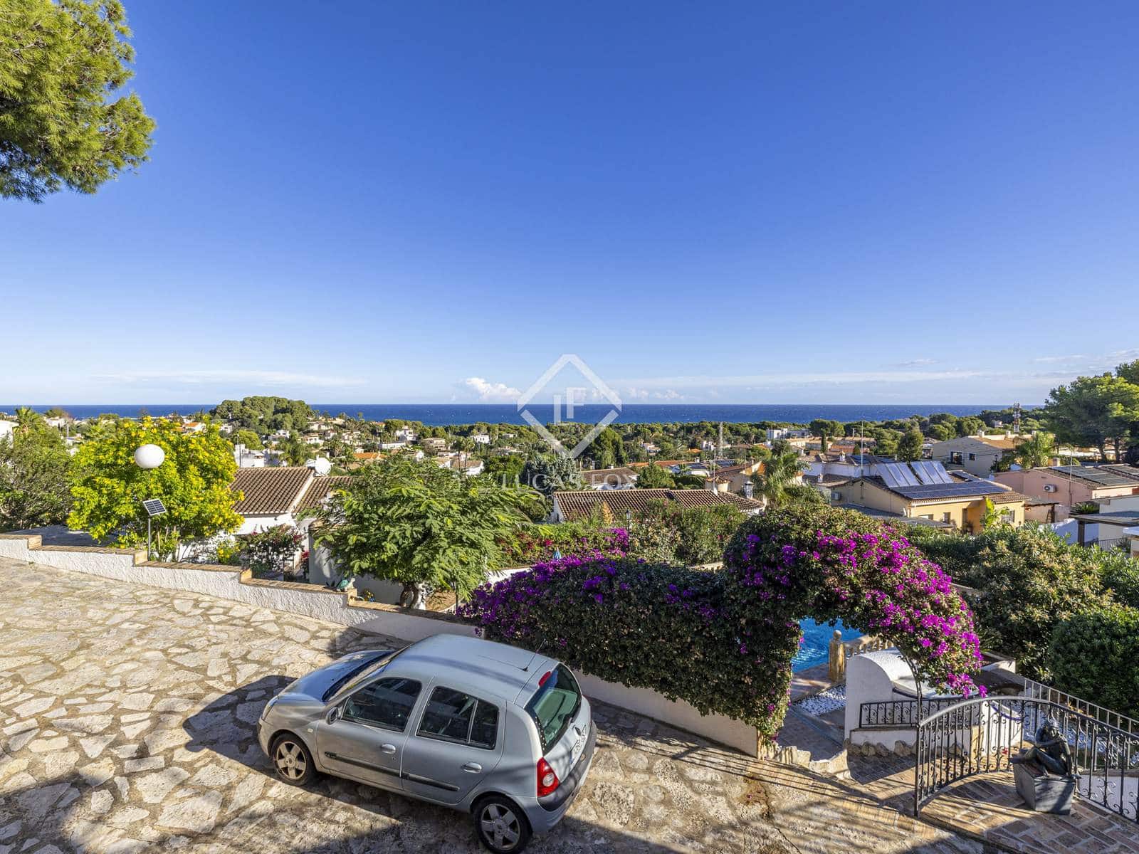 4 quarto Moradia para venda em Denia com piscina garagem - 990 000 € (Ref: 9378260)